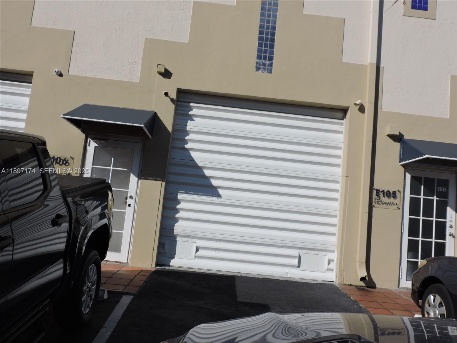 E106  /   sq. ft. $ 2025-10-30 0 foto