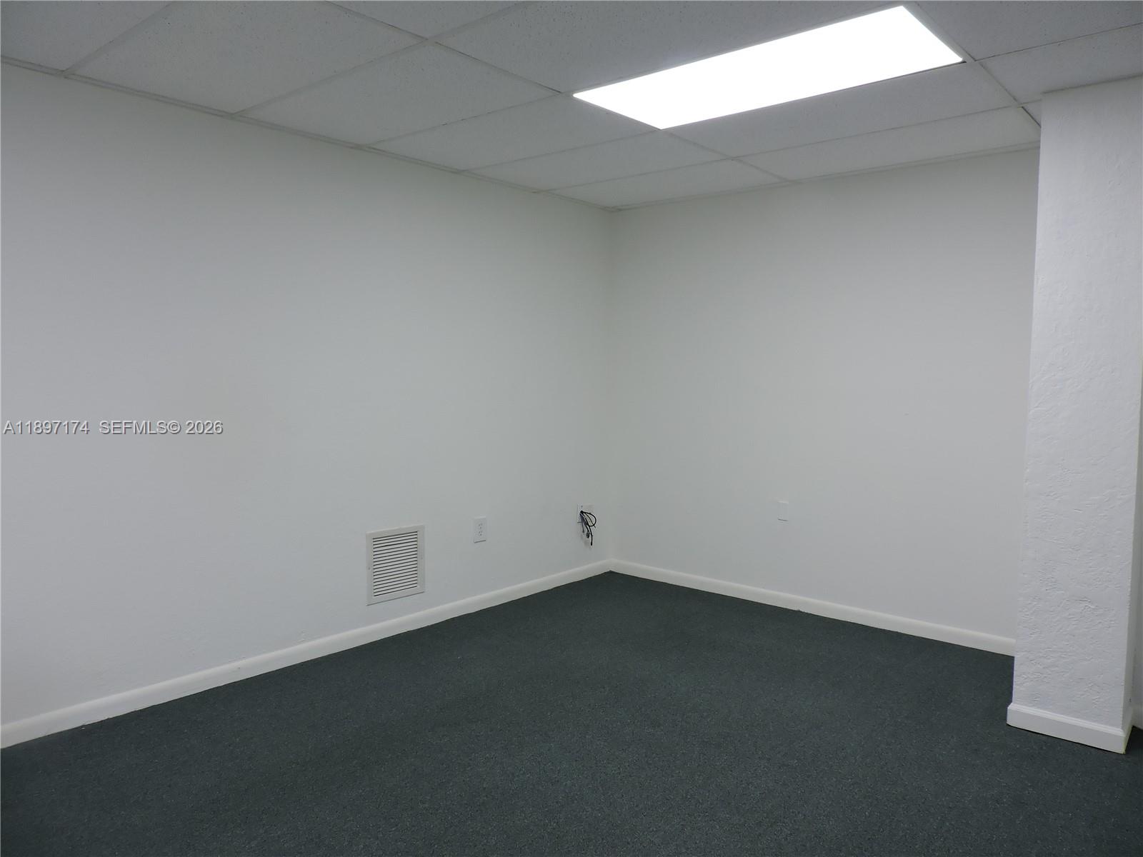 E106  /   sq. ft. $ 2026-01-06 0 Photo