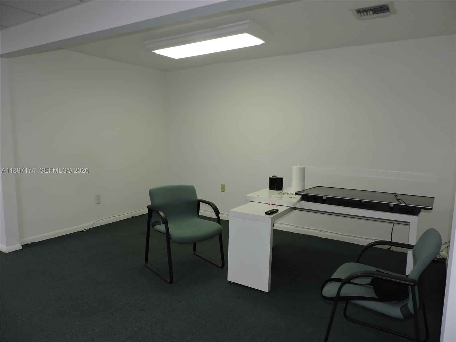 E106  /   sq. ft. $ 2026-01-06 0 Photo