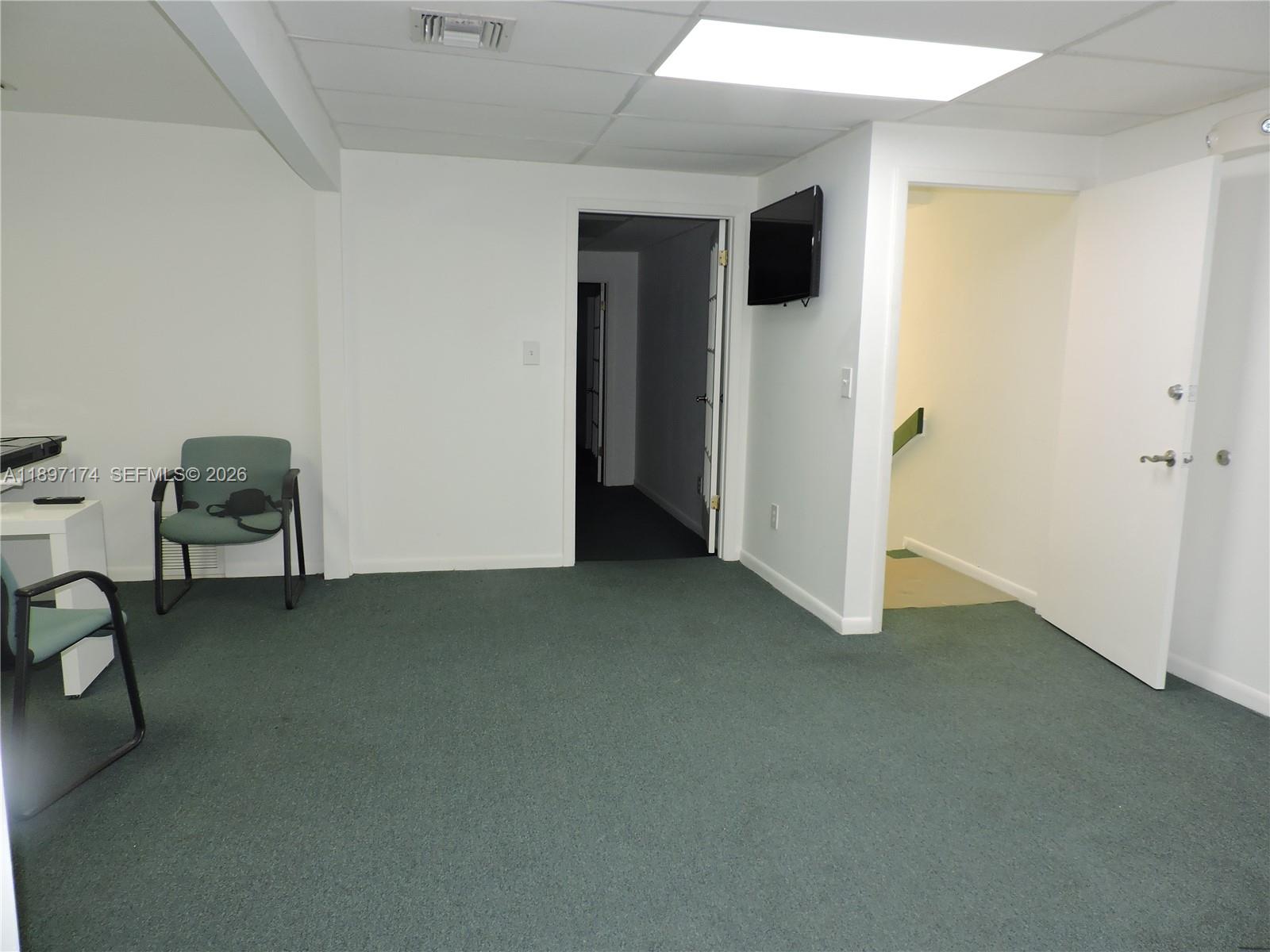 E106  /   sq. ft. $ 2026-01-06 0 Photo