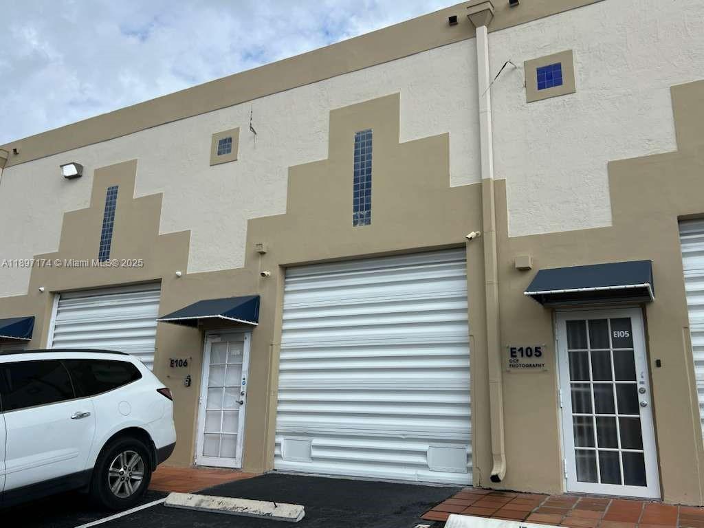See details E106 / sq. ft. $ 2025-10-17 0 Photo