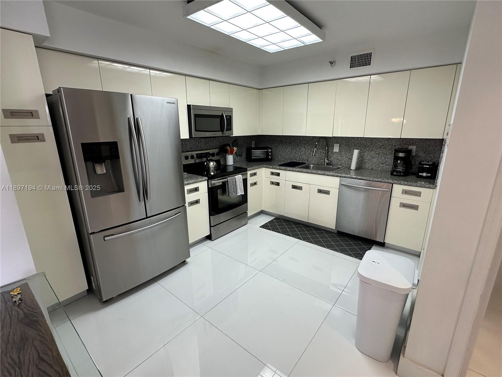 Photo of 3530 Mystic Pointe Dr  #3204, Aventura, Florida, 33180 - 