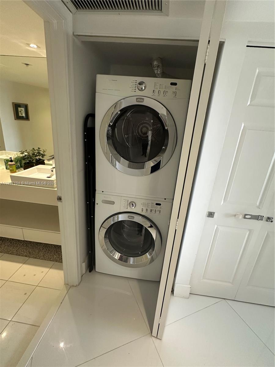 Photo of 3530 Mystic Pointe Dr  #3204, Aventura, Florida, 33180 - 