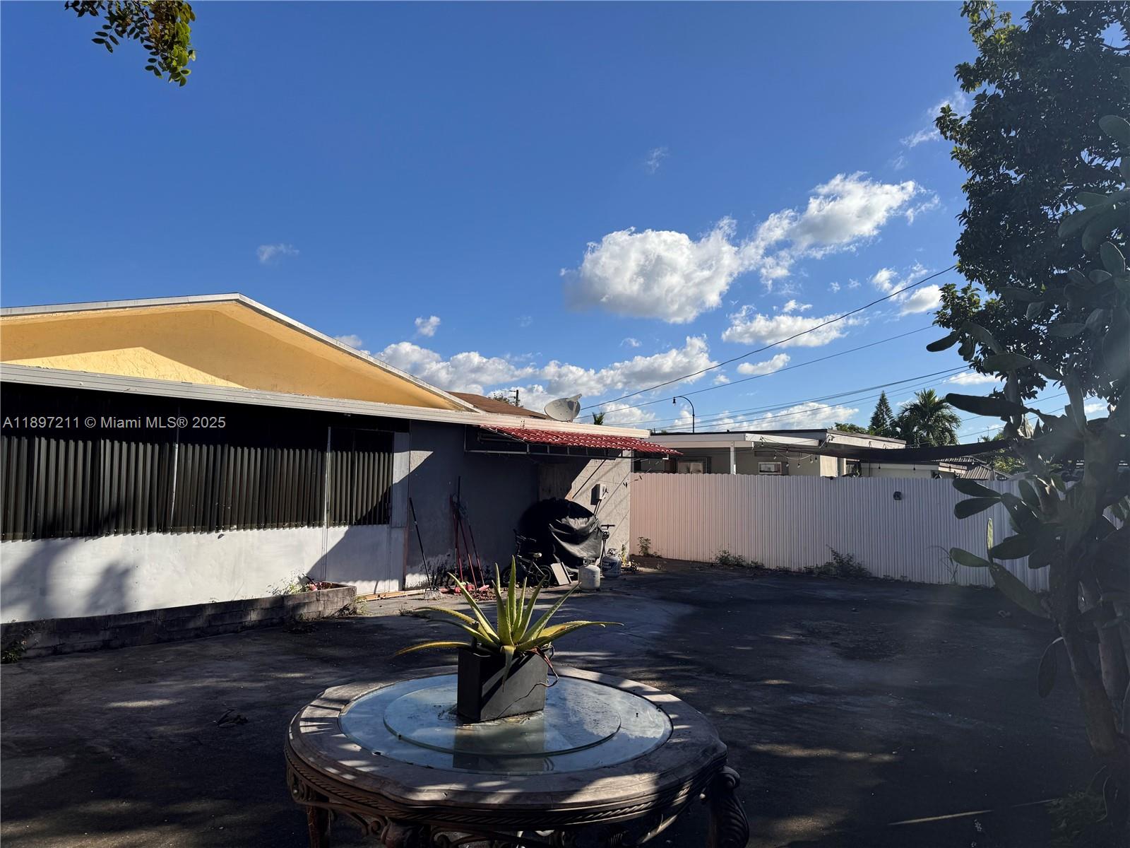 See details / 2179 sq. ft. $ 2025-10-16 0 Photo