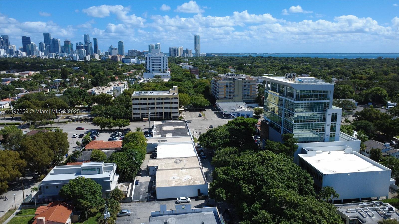 Ver detalles   /   sq. ft. $ 2025-10-16 0 foto