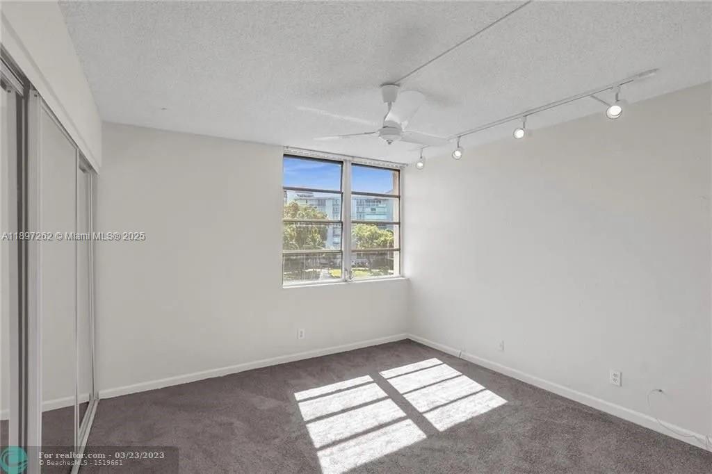 Ver detalles 337 3 / 2 1458 sq. ft. $ 2025-10-16 0 foto
