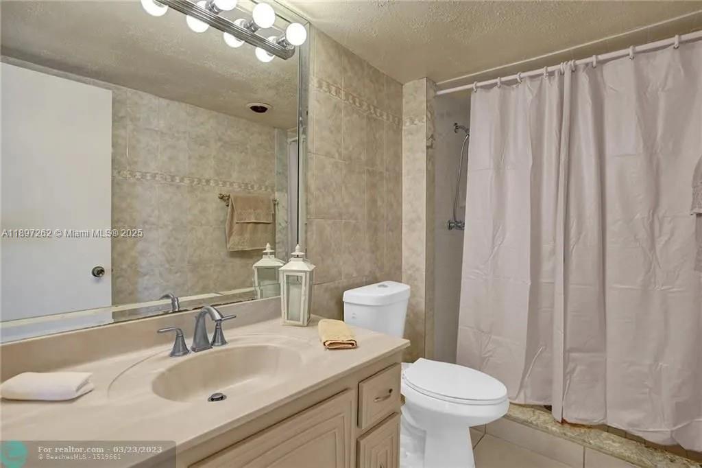 Ver detalles 337 3 / 2 1458 sq. ft. $ 2025-10-16 0 foto
