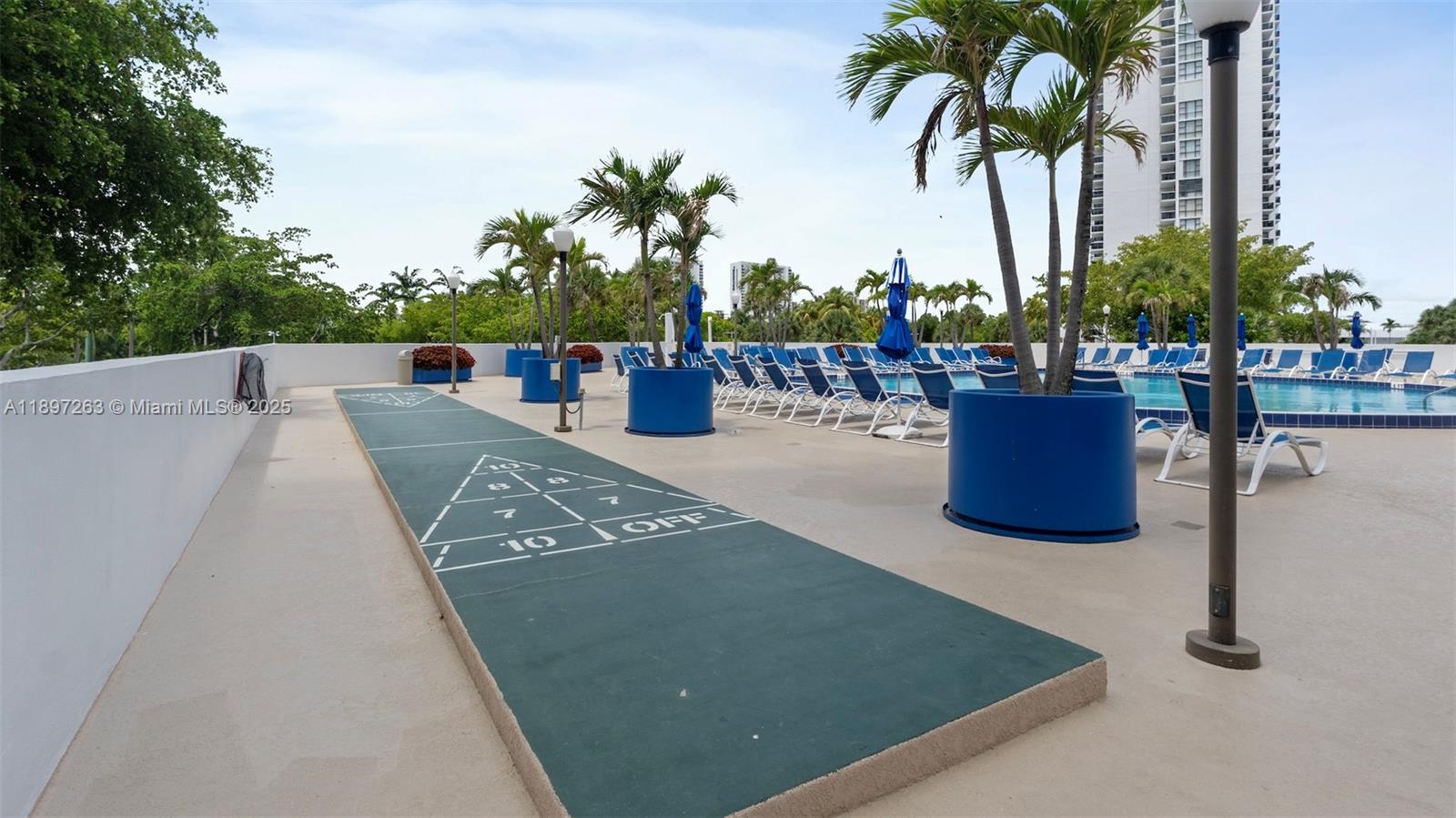 Photo of 3701 Country Club Dr  #606, Aventura, Florida, 33180 - 