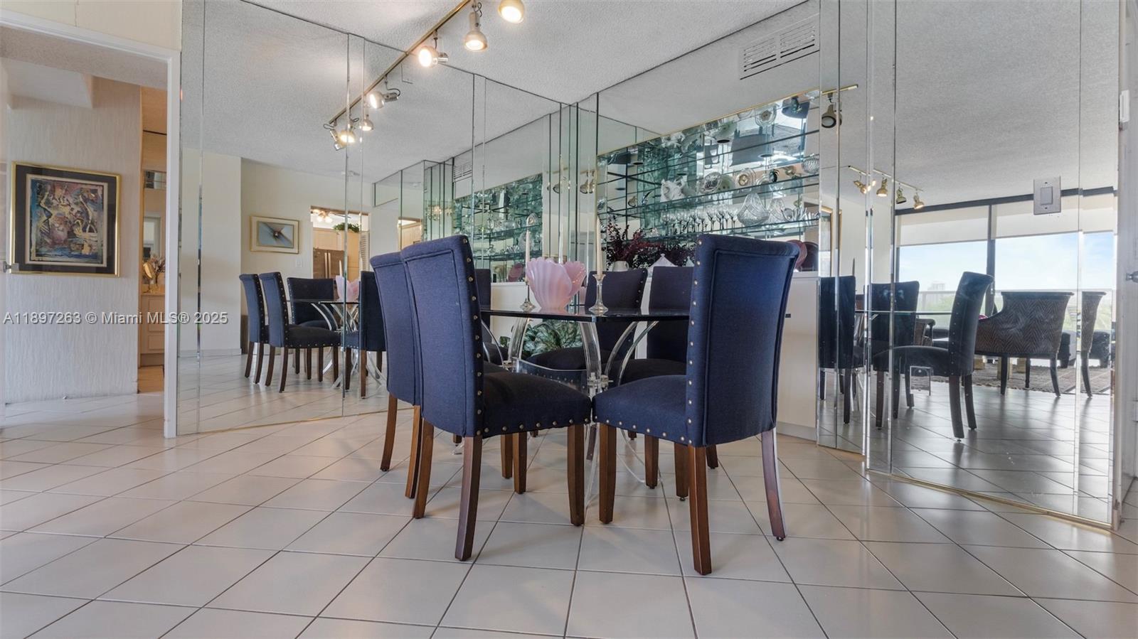 Photo of 3701 Country Club Dr  #606, Aventura, Florida, 33180 - 