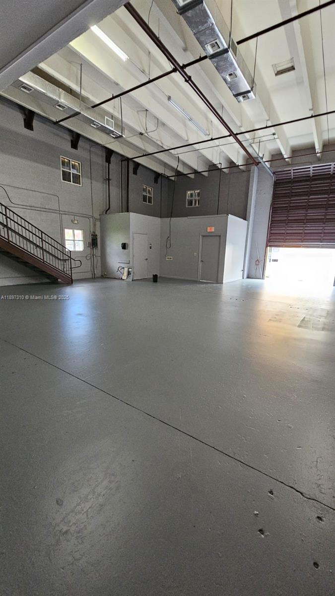 See details / sq. ft. $ 2025-10-16 0 Photo