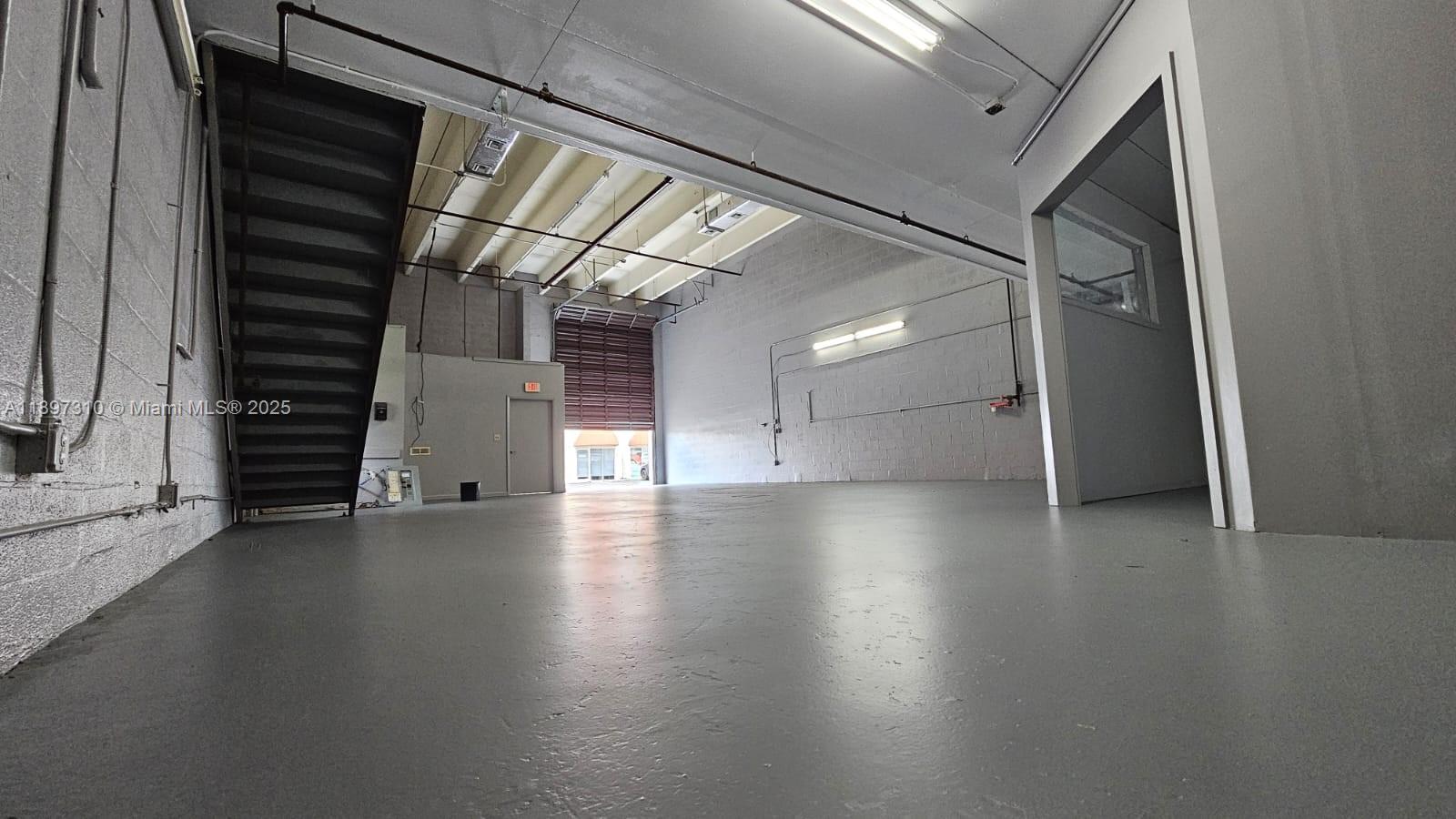 See details / sq. ft. $ 2025-10-16 0 Photo