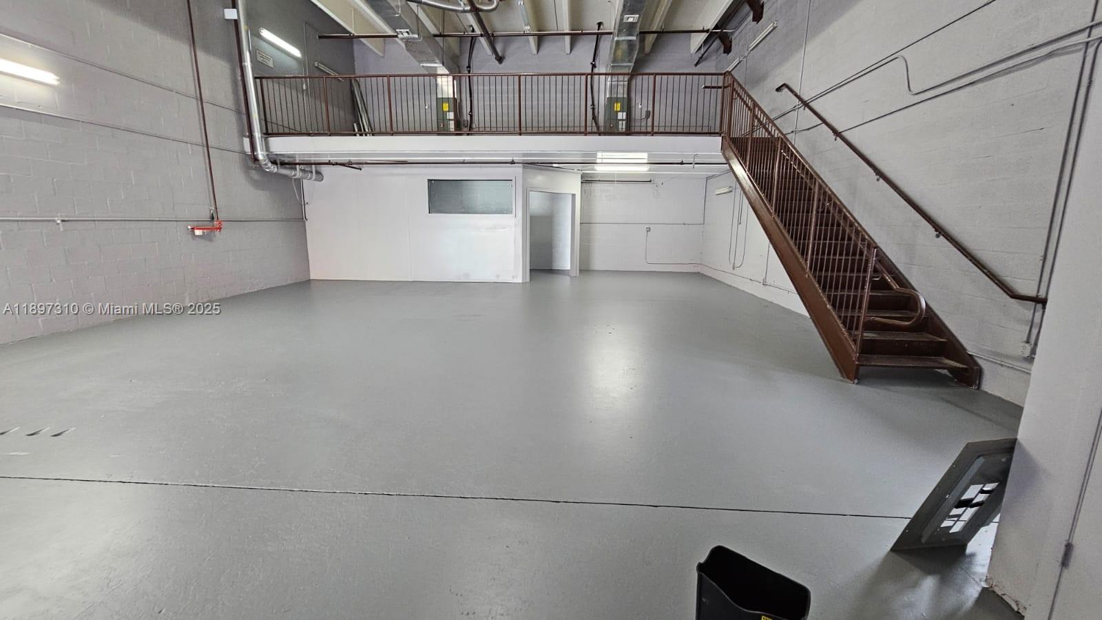 See details / sq. ft. $ 2025-10-16 0 Photo