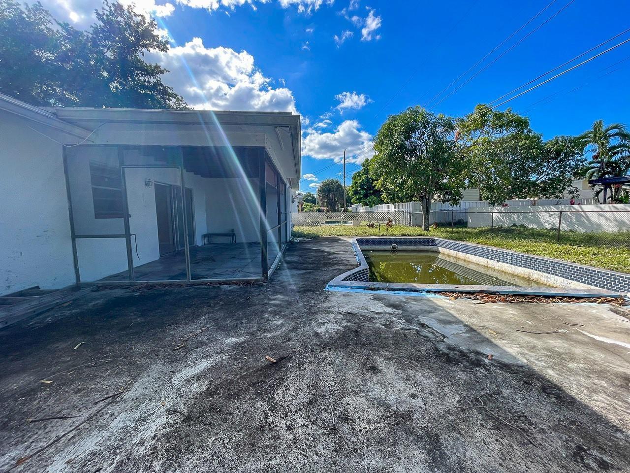 Ver detalles 2421 3 / 2 1346 sq. ft. $ 2026-01-31 0 foto