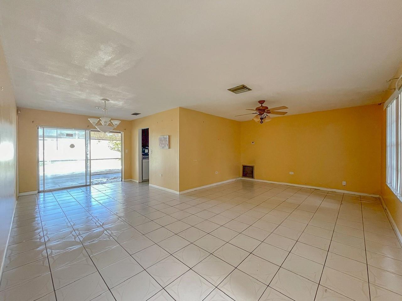 Ver detalles 2421 3 / 2 1346 sq. ft. $ 2026-01-31 0 foto