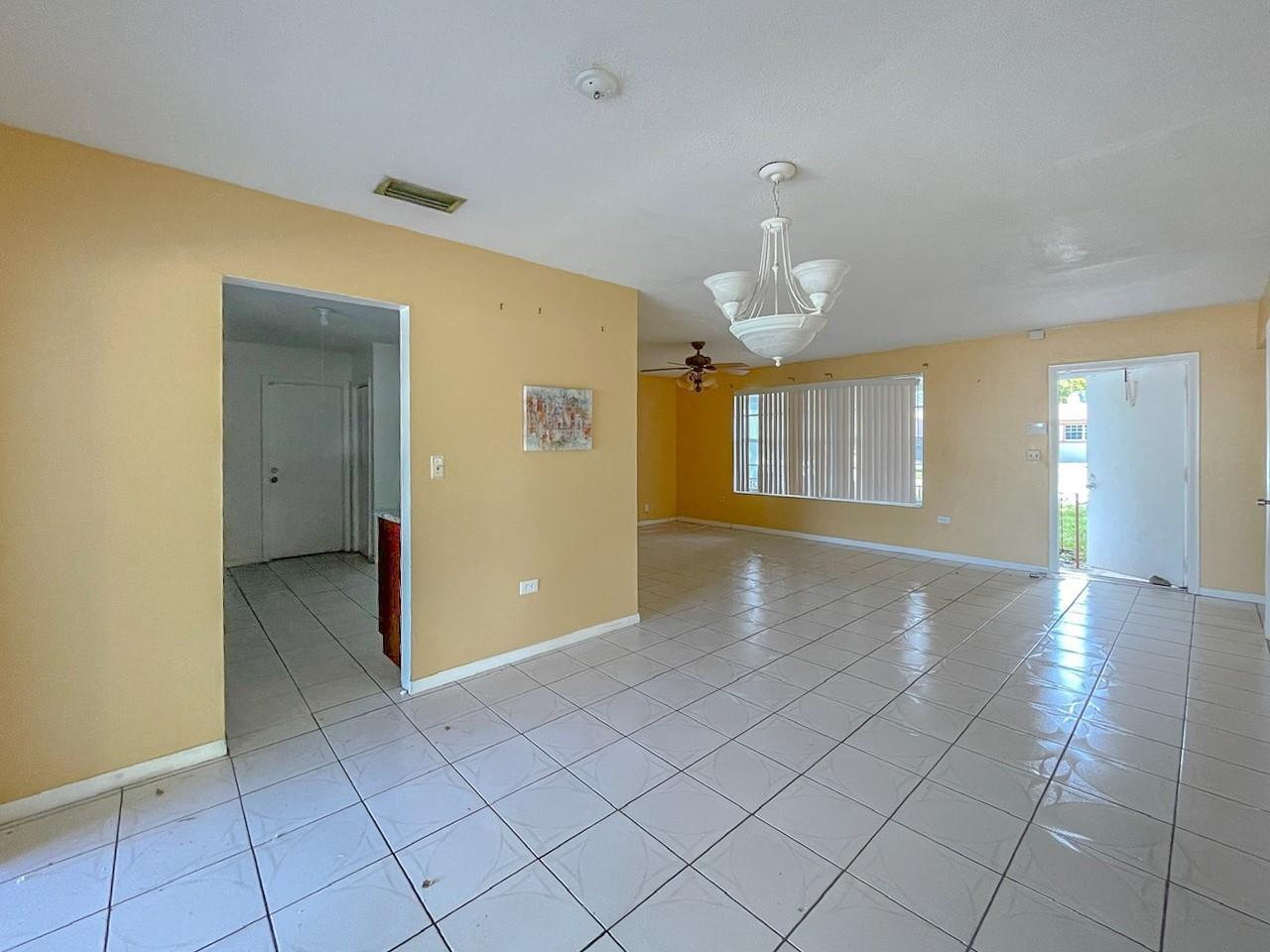 Ver detalles 2421 3 / 2 1346 sq. ft. $ 2026-01-31 0 foto