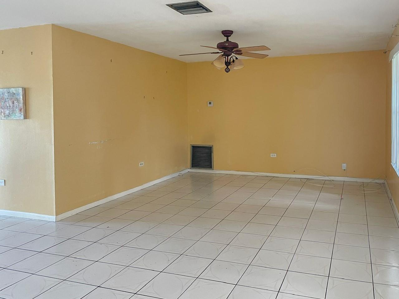 Ver detalles 2421 3 / 2 1346 sq. ft. $ 2026-01-31 0 foto