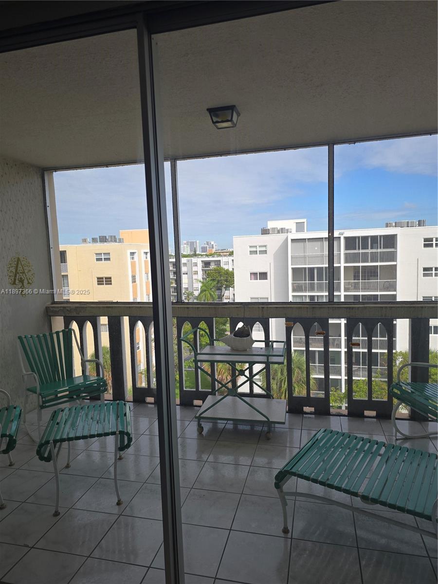 Photo of 609 14th Ave #701, Hallandale Beach, Florida, 33009 -