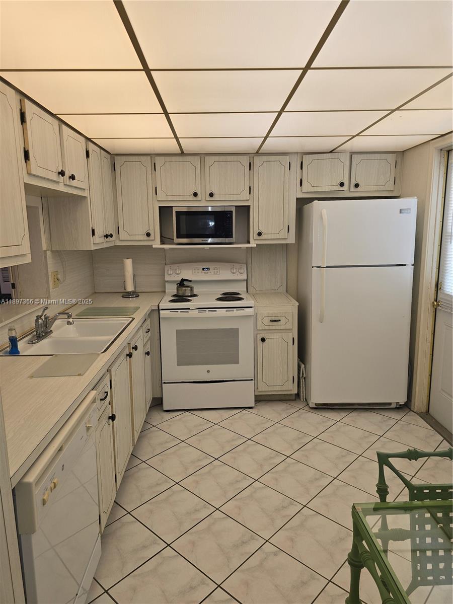 Photo of 609 14th Ave #701, Hallandale Beach, Florida, 33009 -