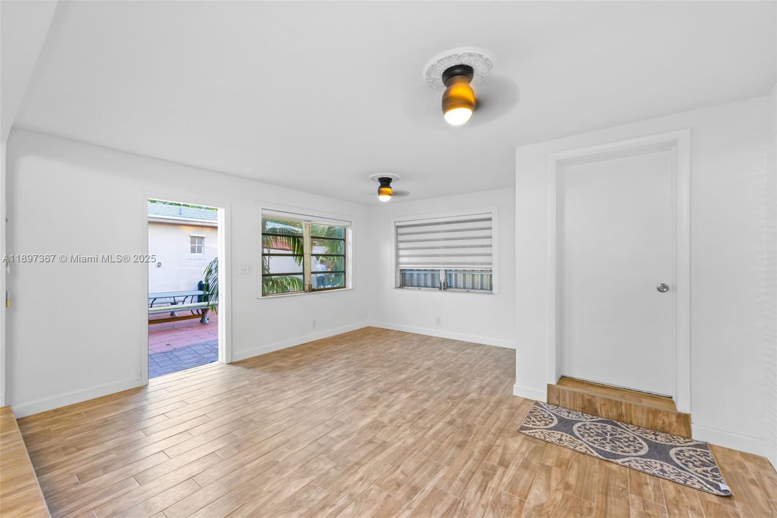 Ver detalles 23 5 / 4 2280 sq. ft. $ 2025-10-16 0 foto