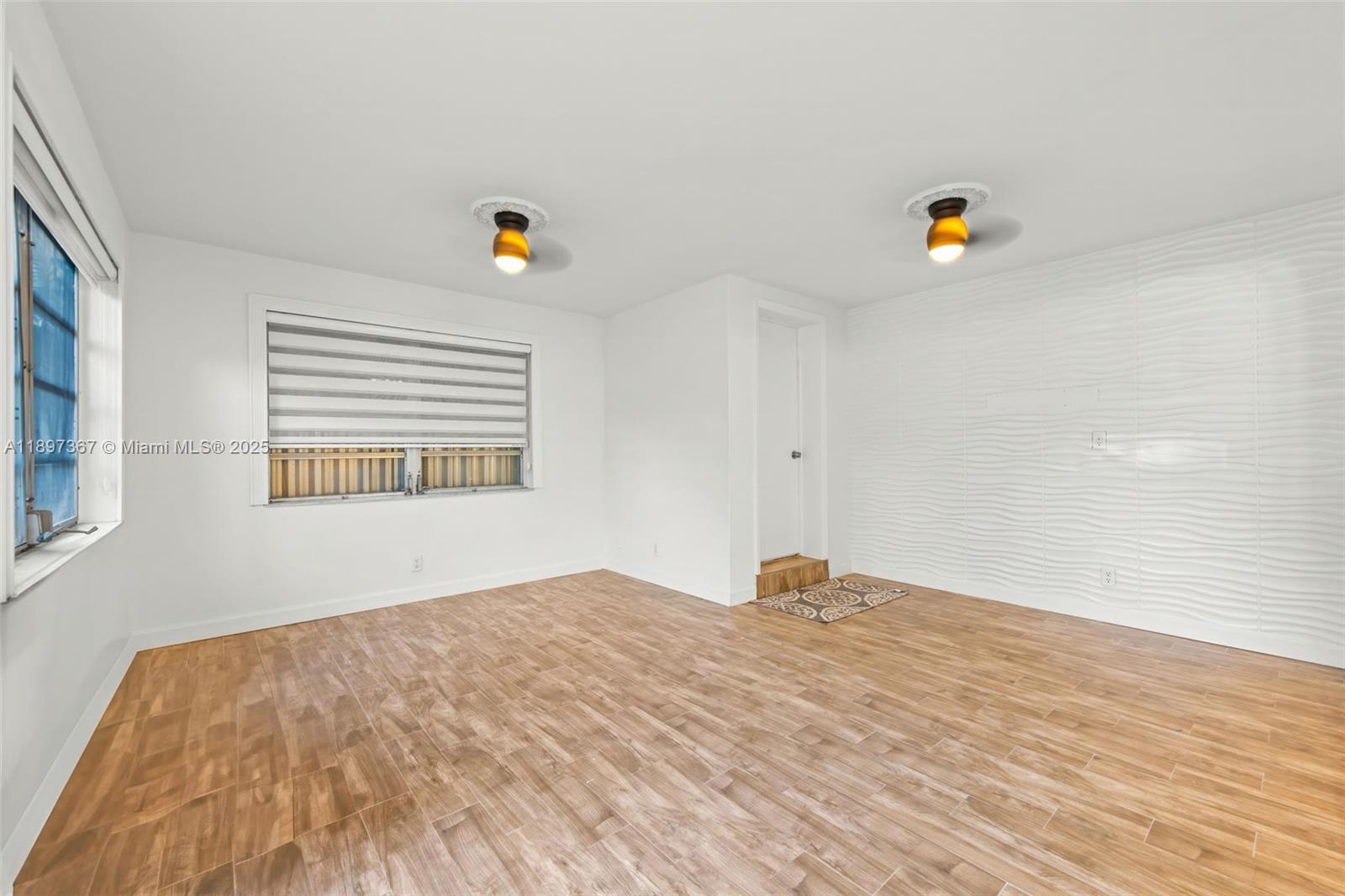 Ver detalles 23 5 / 4 2280 sq. ft. $ 2025-10-16 0 foto