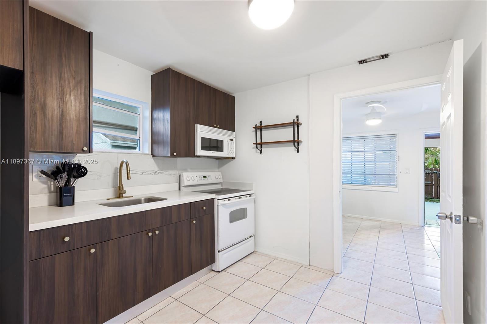 Ver detalles 23 5 / 4 2280 sq. ft. $ 2025-10-16 0 foto