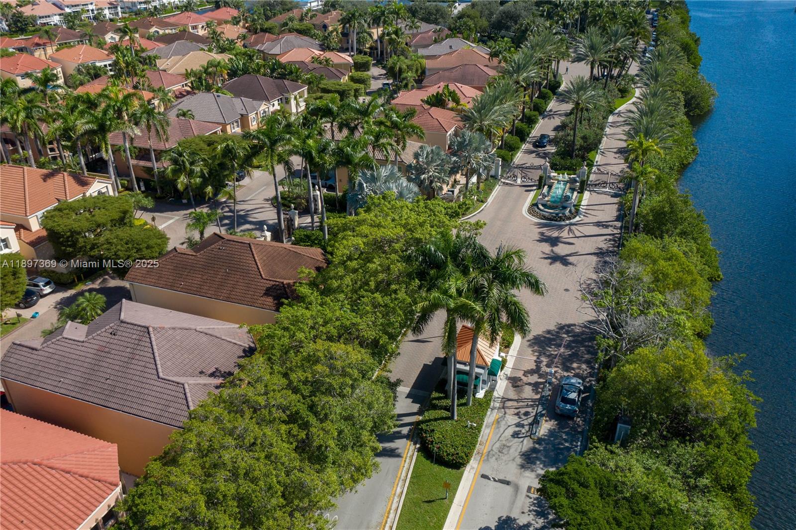 Photo of 3699 208th Ter  (3699), Aventura, Florida, 33180 - Community main entrance