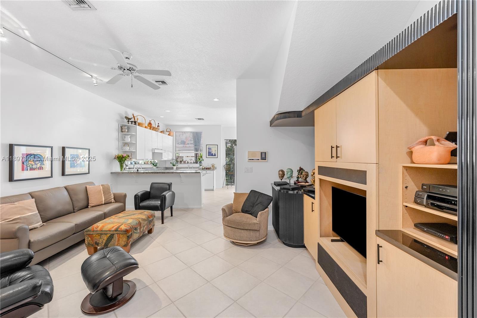 Photo of 3699 208th Ter  (3699), Aventura, Florida, 33180 -