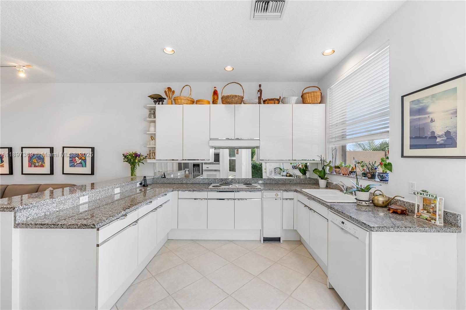 Photo of 3699 208th Ter  (3699), Aventura, Florida, 33180 -