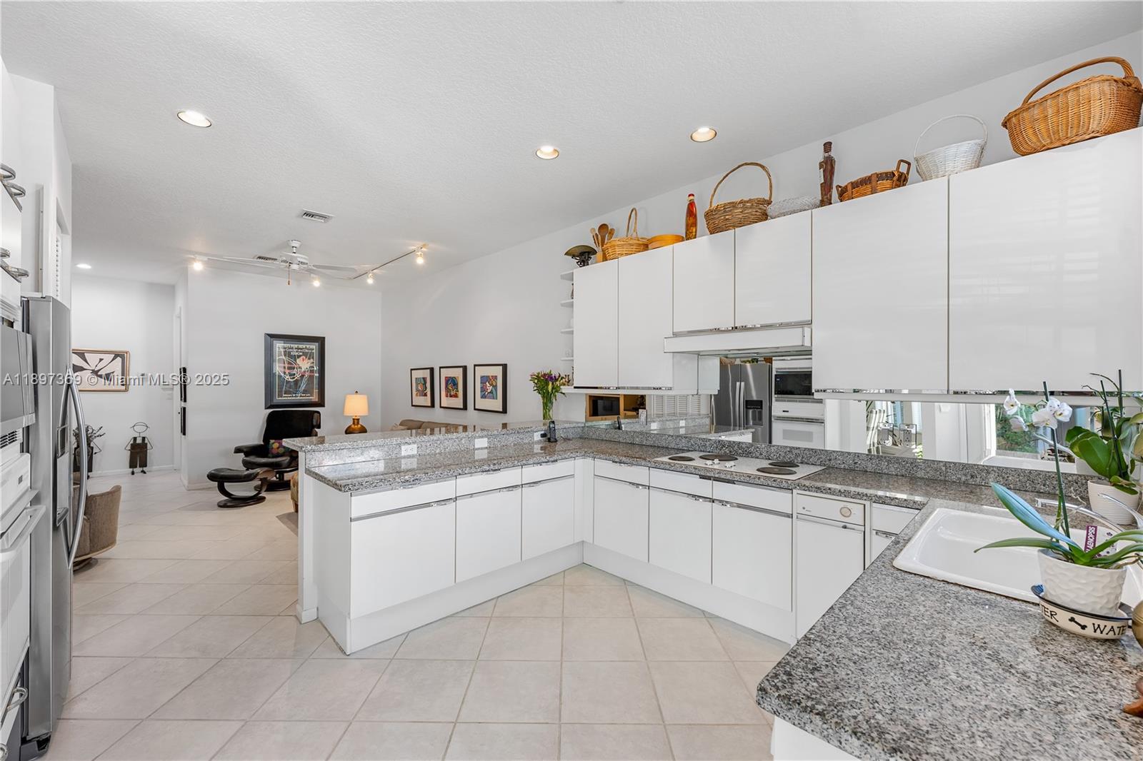 Photo of 3699 208th Ter  (3699), Aventura, Florida, 33180 -