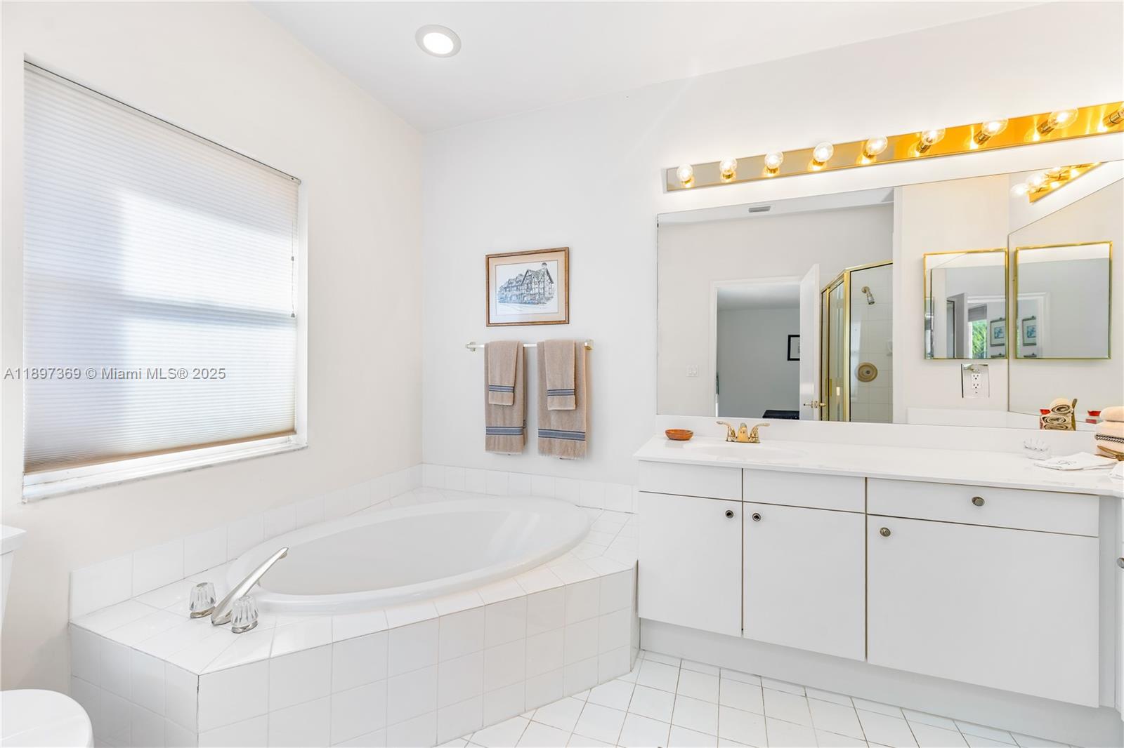 Photo of 3699 208th Ter  (3699), Aventura, Florida, 33180 - 2dn Guest bath