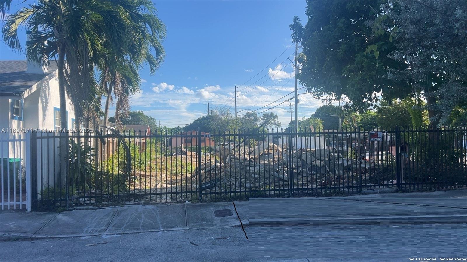See details / sq. ft. $ 2025-10-16 0 Photo