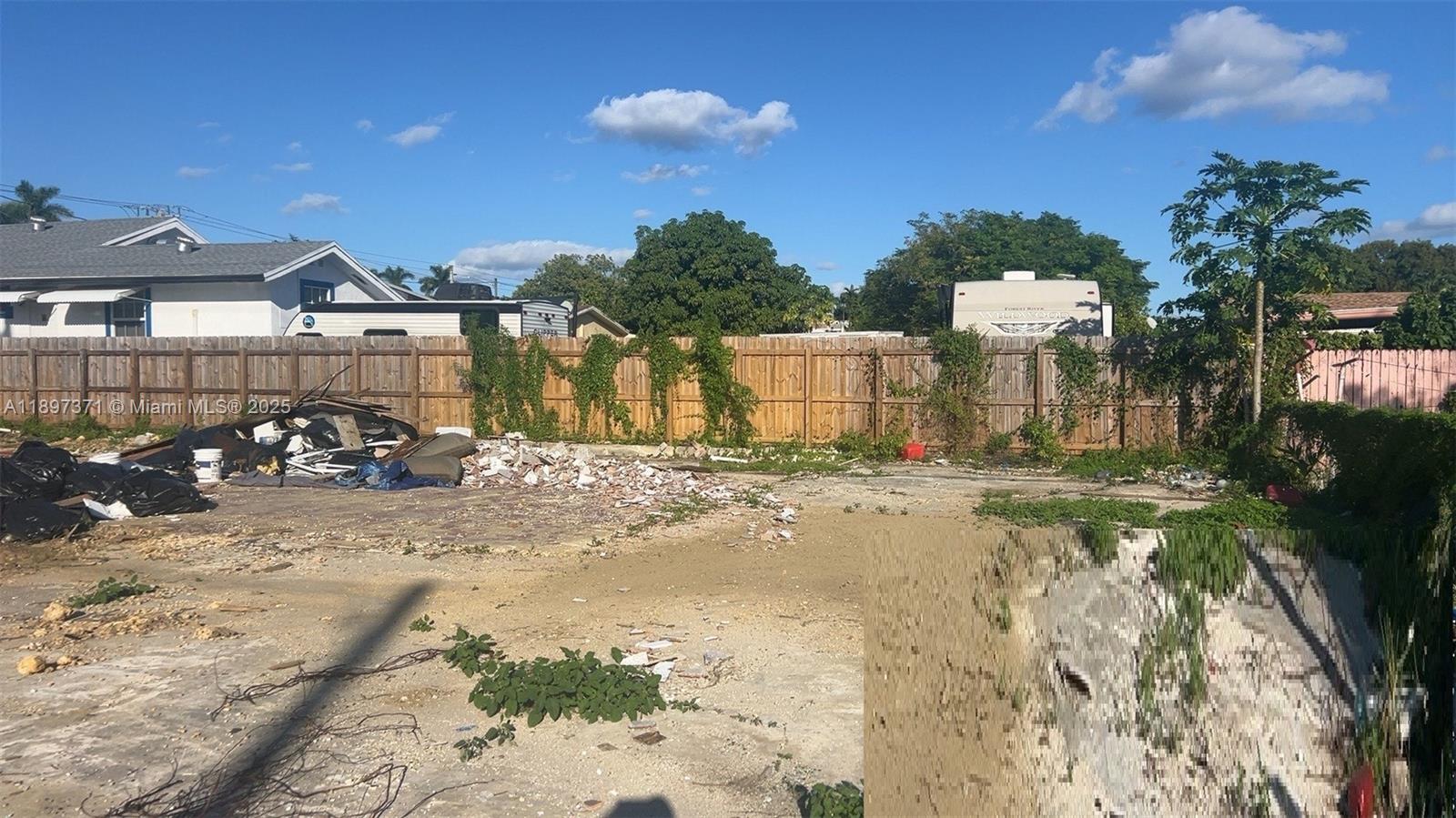See details / sq. ft. $ 2025-10-16 0 Photo