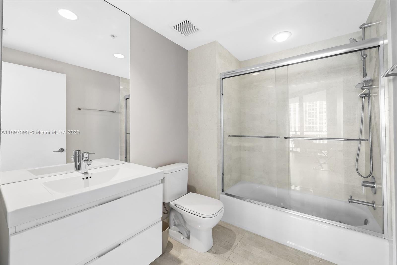 Photo of 17111 Biscayne Blvd  #307, North Miami Beach, Florida, 33160 -