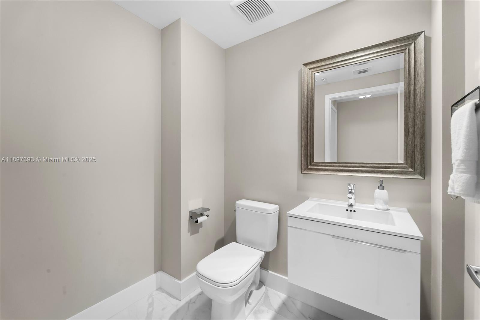 Photo of 17111 Biscayne Blvd  #307, North Miami Beach, Florida, 33160 -