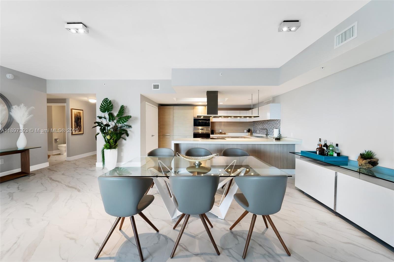 Photo of 17111 Biscayne Blvd  #307, North Miami Beach, Florida, 33160 -