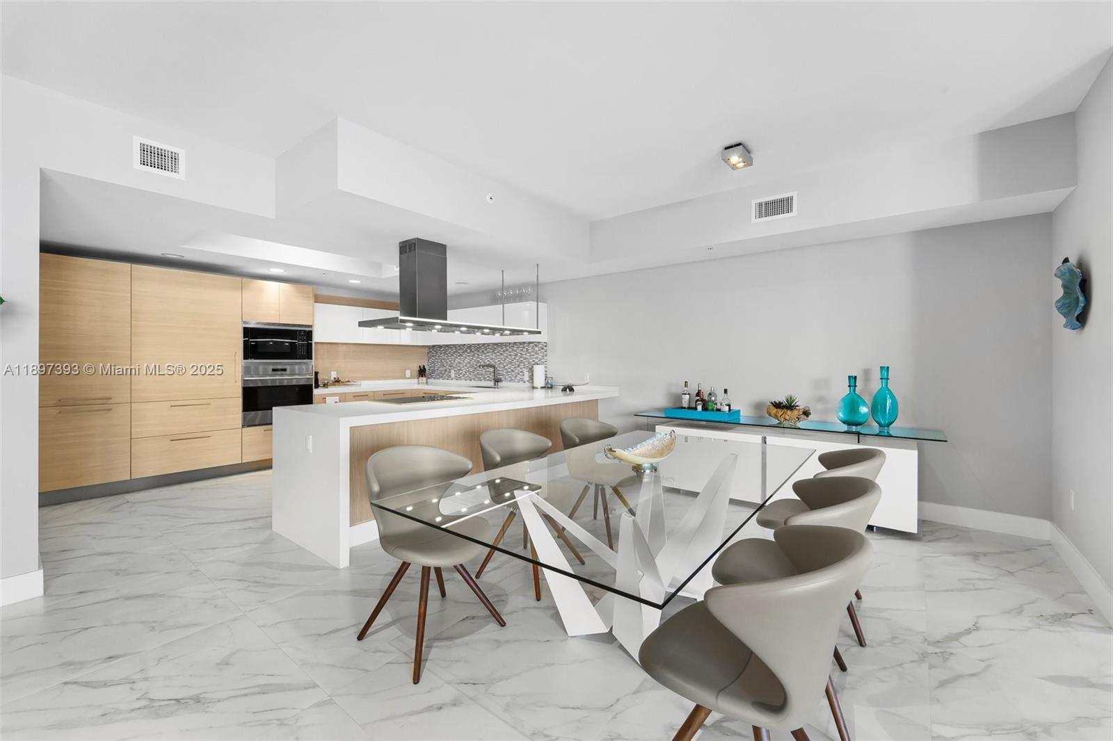 Photo of 17111 Biscayne Blvd  #307, North Miami Beach, Florida, 33160 -