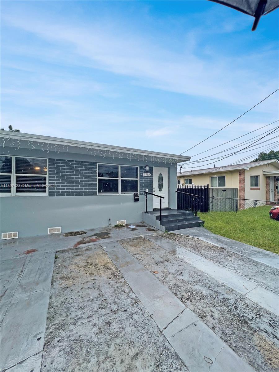 Ver detalles / 1280 sq. ft. $ 2025-10-16 0 foto