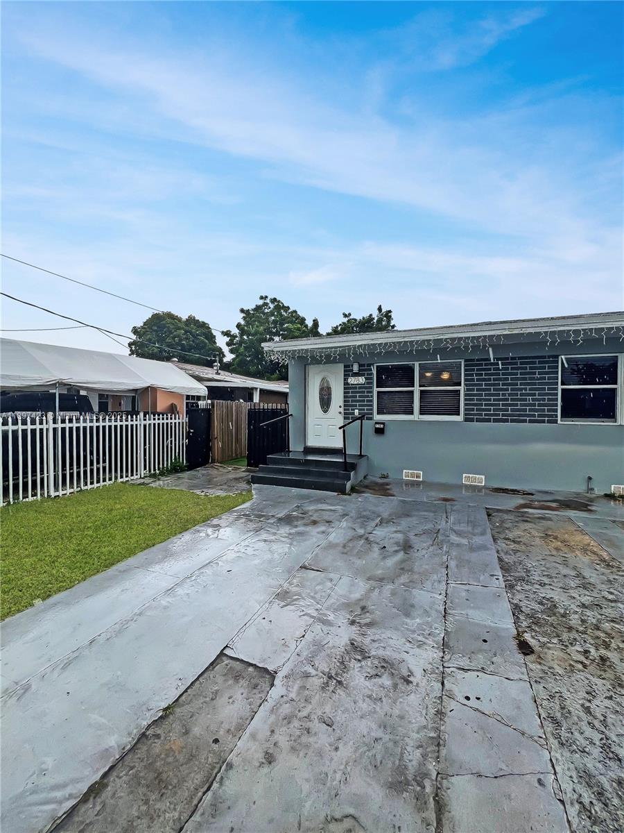 Ver detalles / 1280 sq. ft. $ 2025-10-16 0 foto