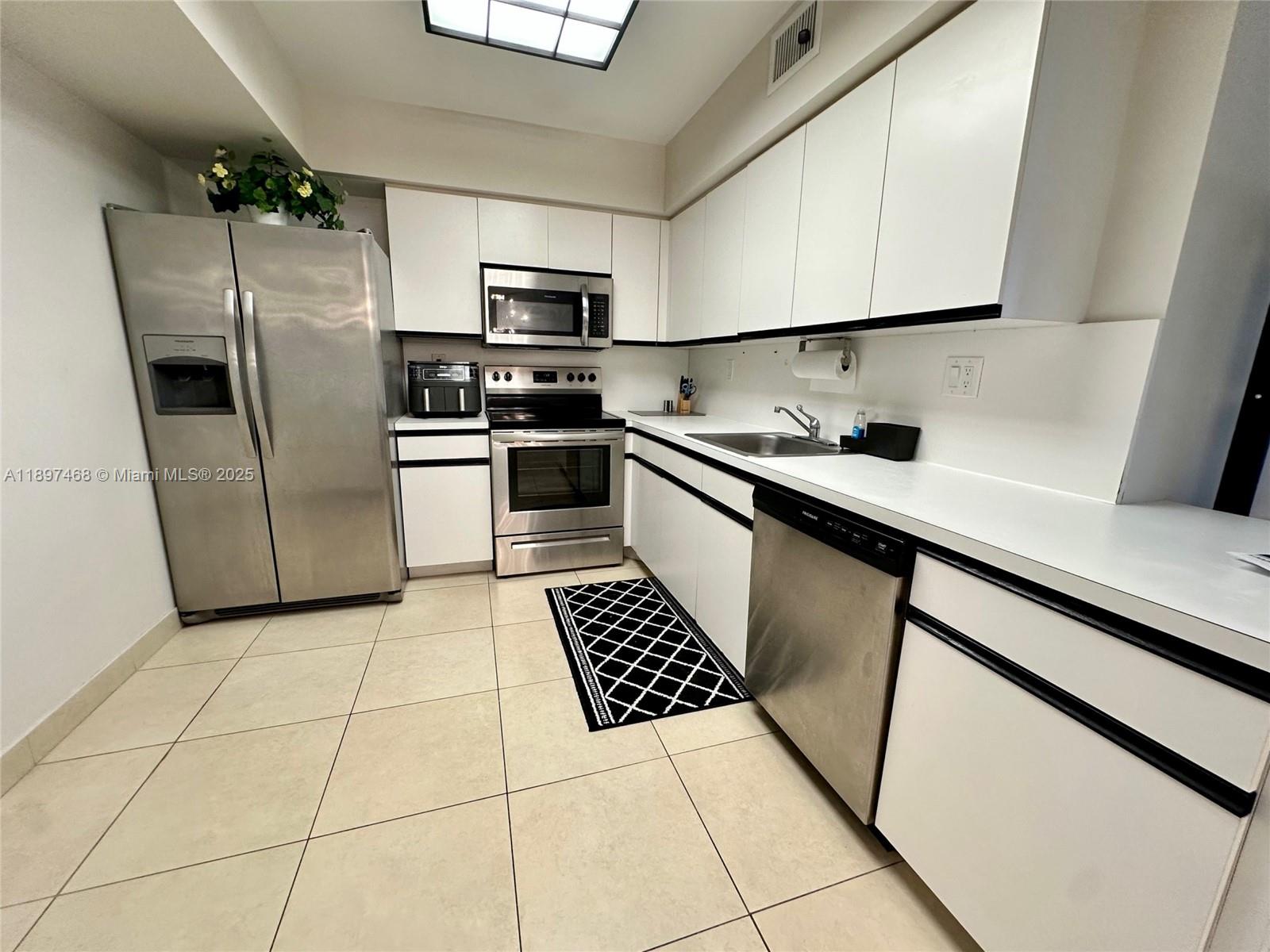Photo of 3600 Mystic Pointe Dr  #1510, Aventura, Florida, 33180 - 