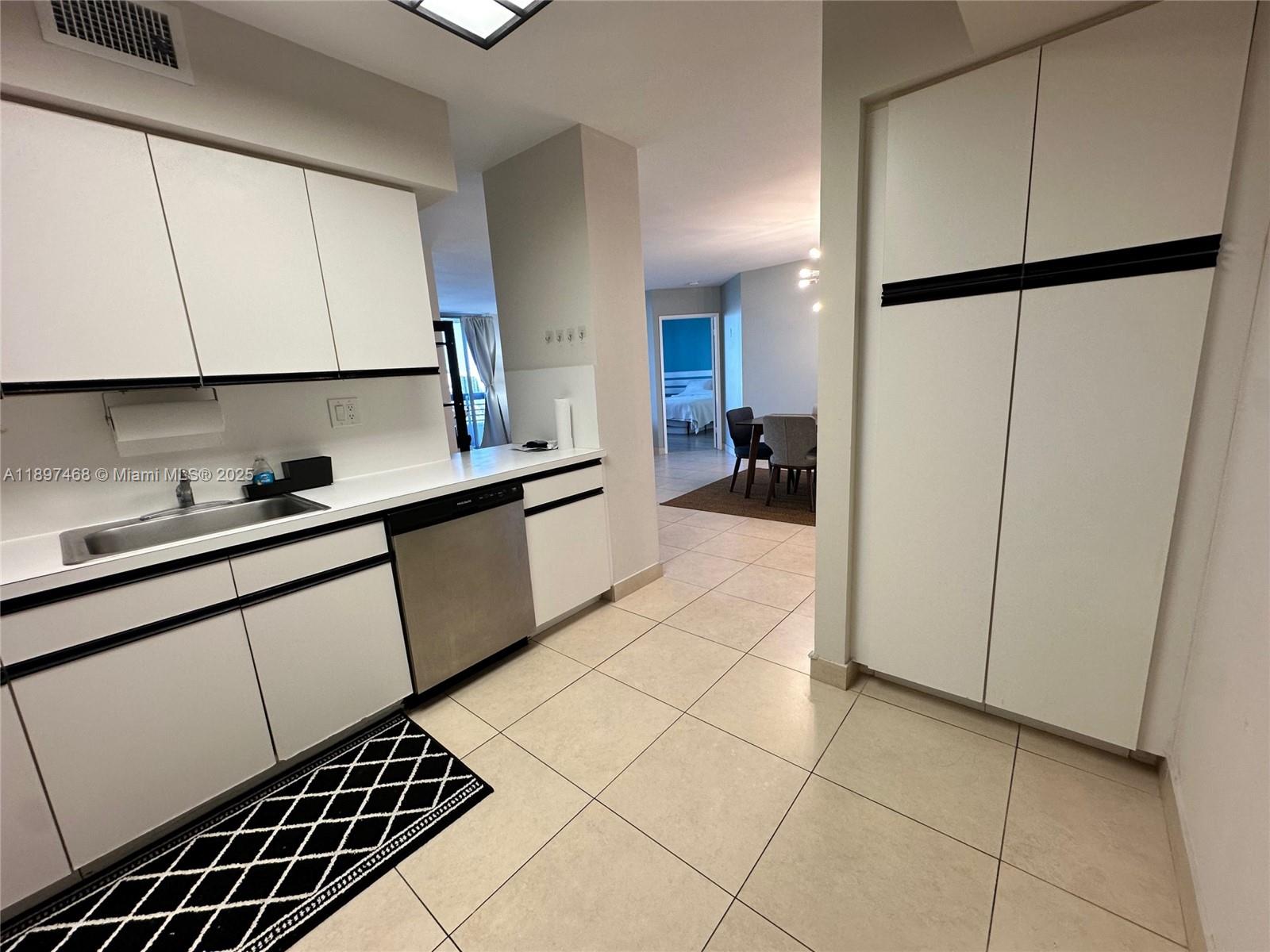 Photo of 3600 Mystic Pointe Dr  #1510, Aventura, Florida, 33180 - 