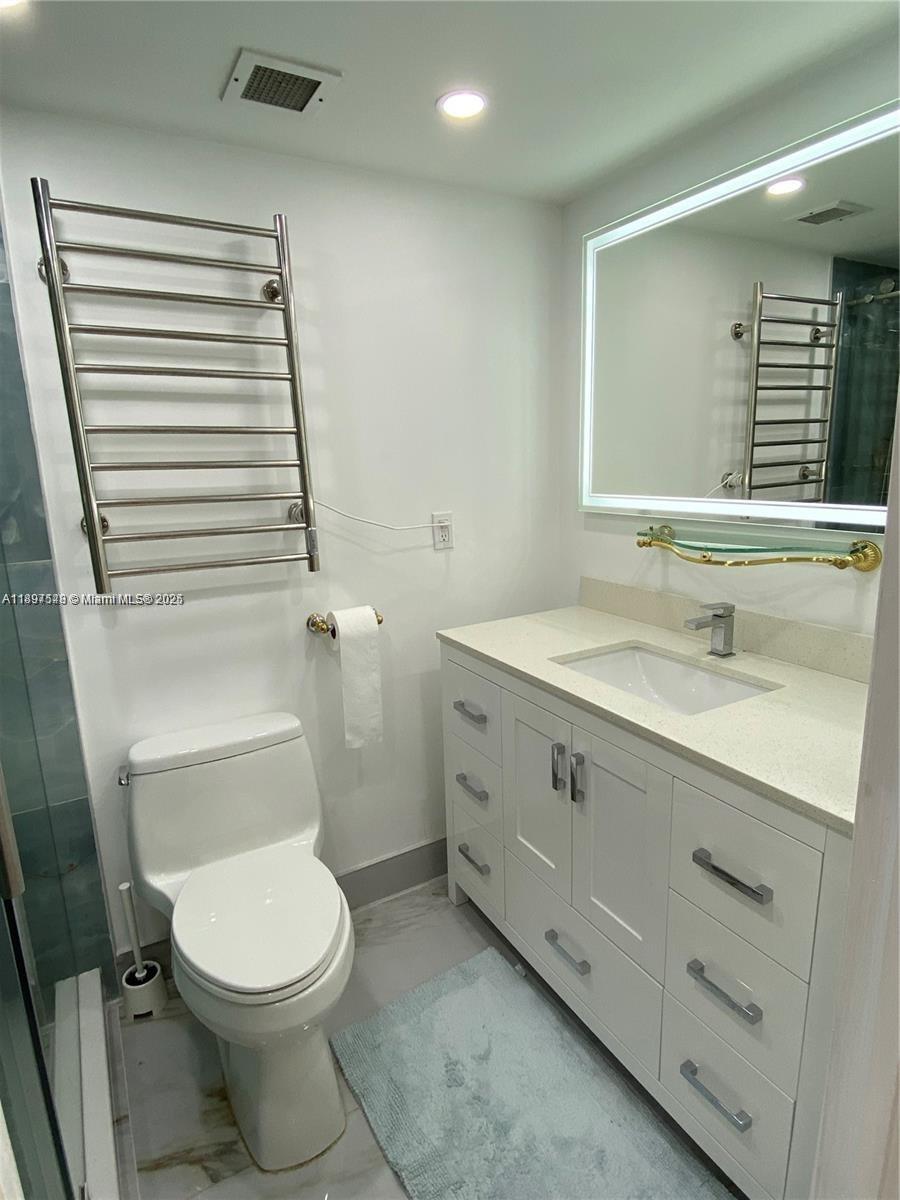 Ver detalles 15A 0 / 1 545 sq. ft. $ 2025-10-16 0 foto