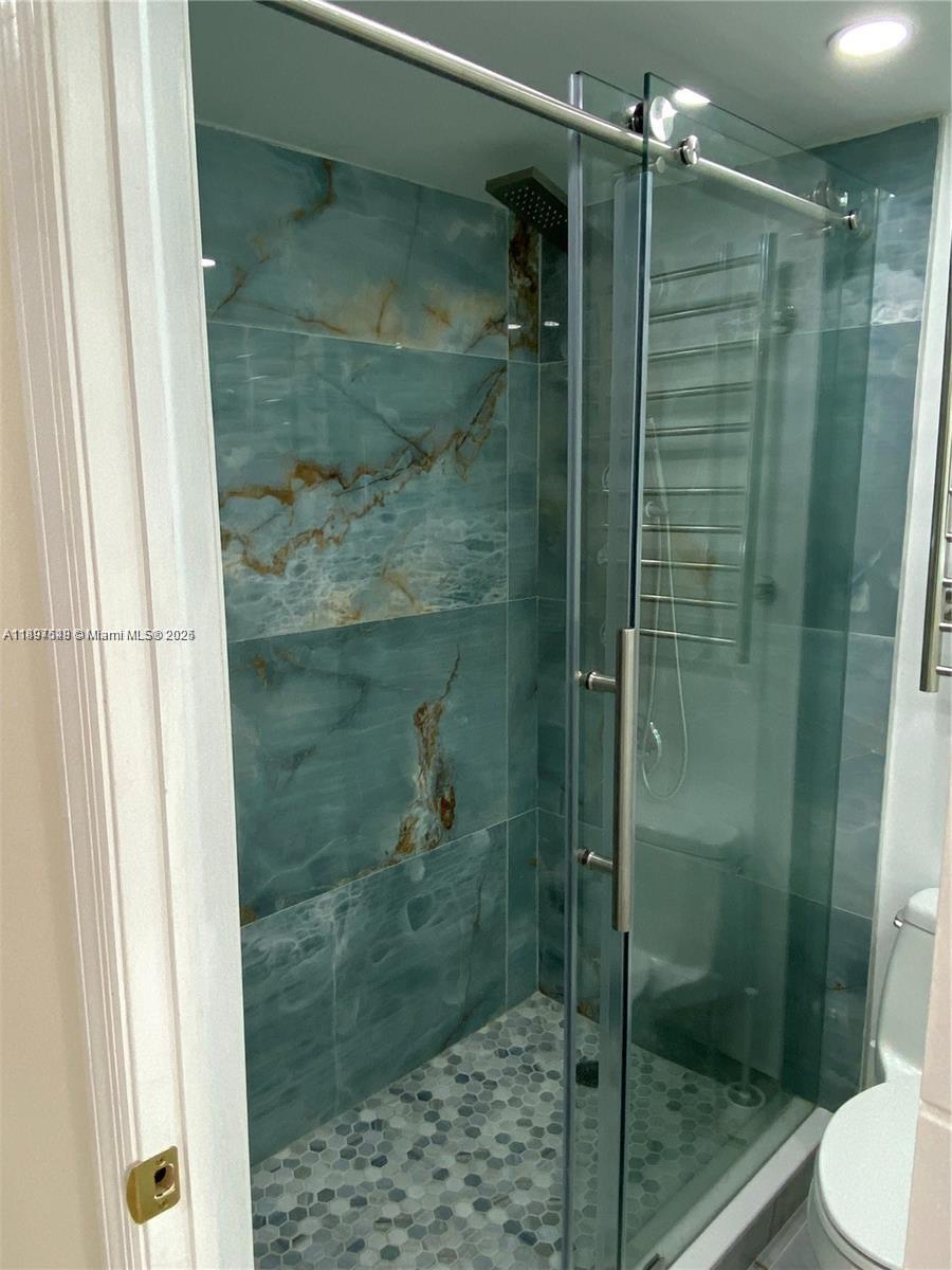Ver detalles 15A 0 / 1 545 sq. ft. $ 2025-10-16 0 foto