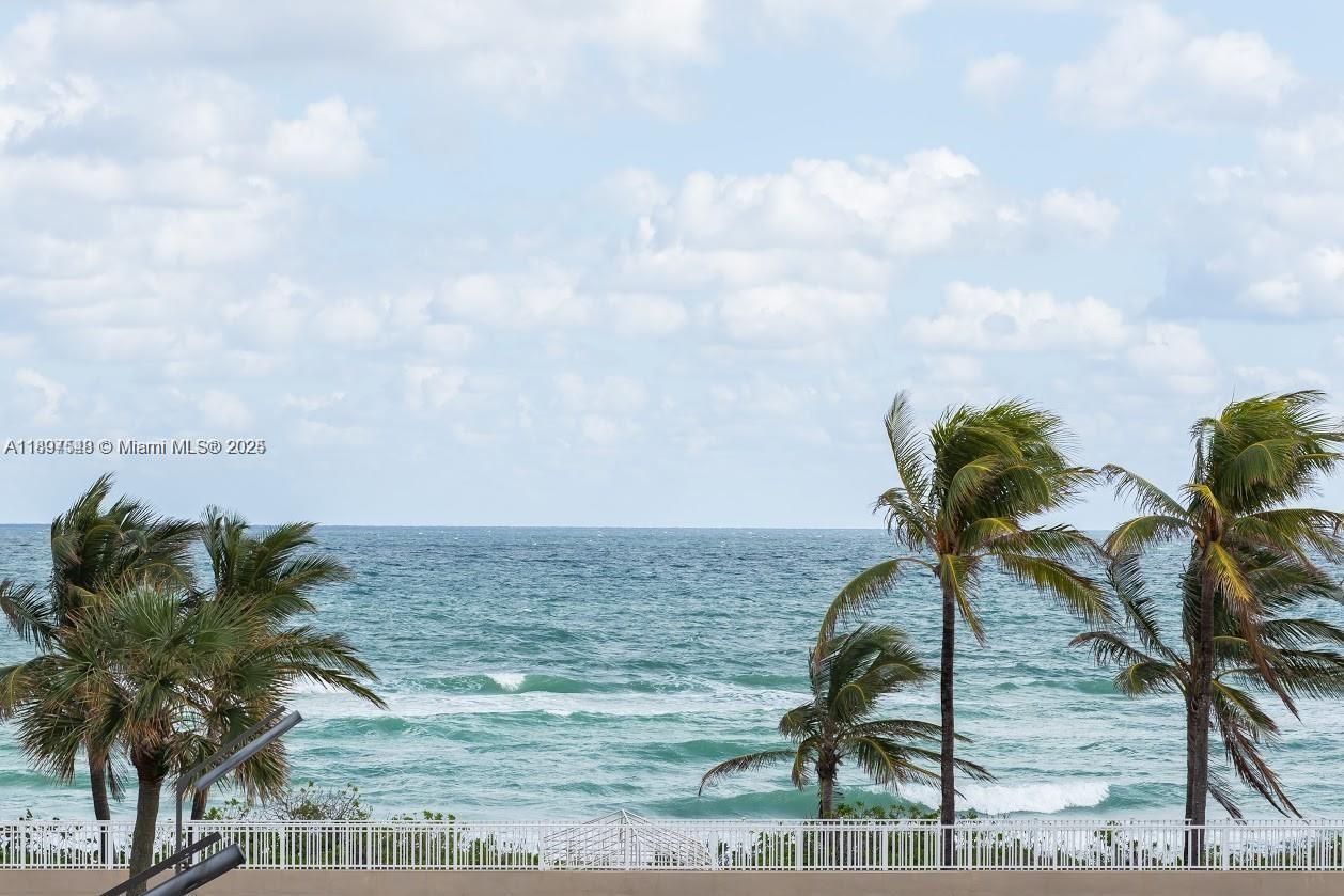 Ver detalles 15A 0 / 1 545 sq. ft. $ 2025-10-16 0 foto