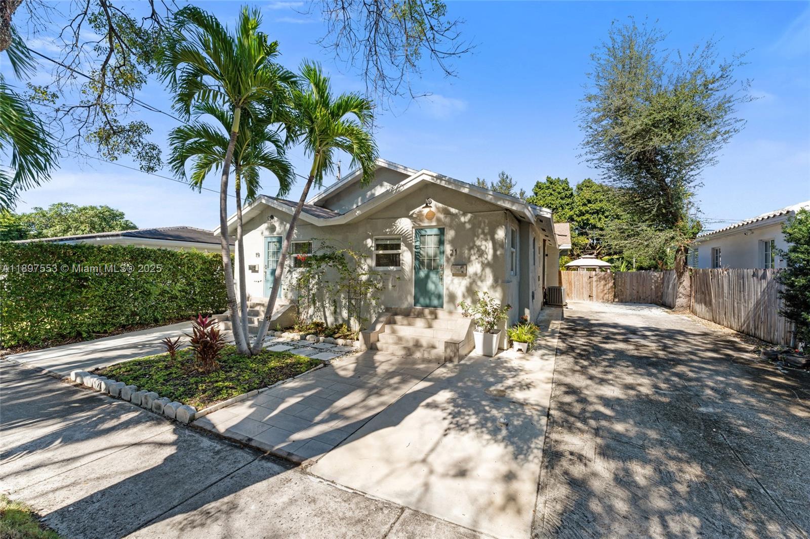 See details / 2224 sq. ft. $ 2025-10-16 0 Photo