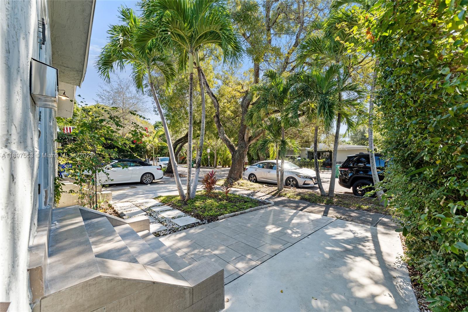 See details / 2224 sq. ft. $ 2025-10-16 0 Photo