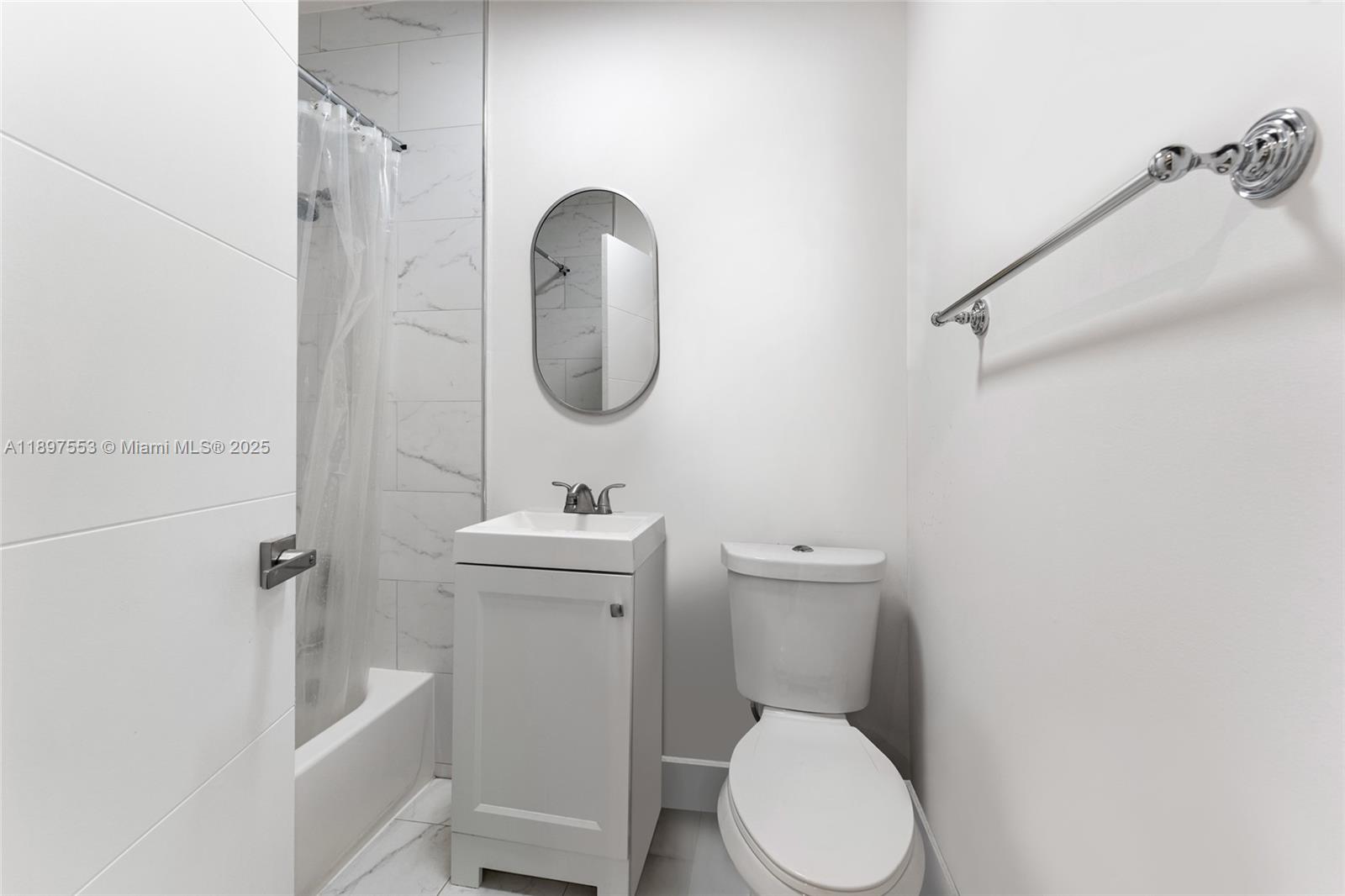 See details / 2224 sq. ft. $ 2025-10-16 0 Photo
