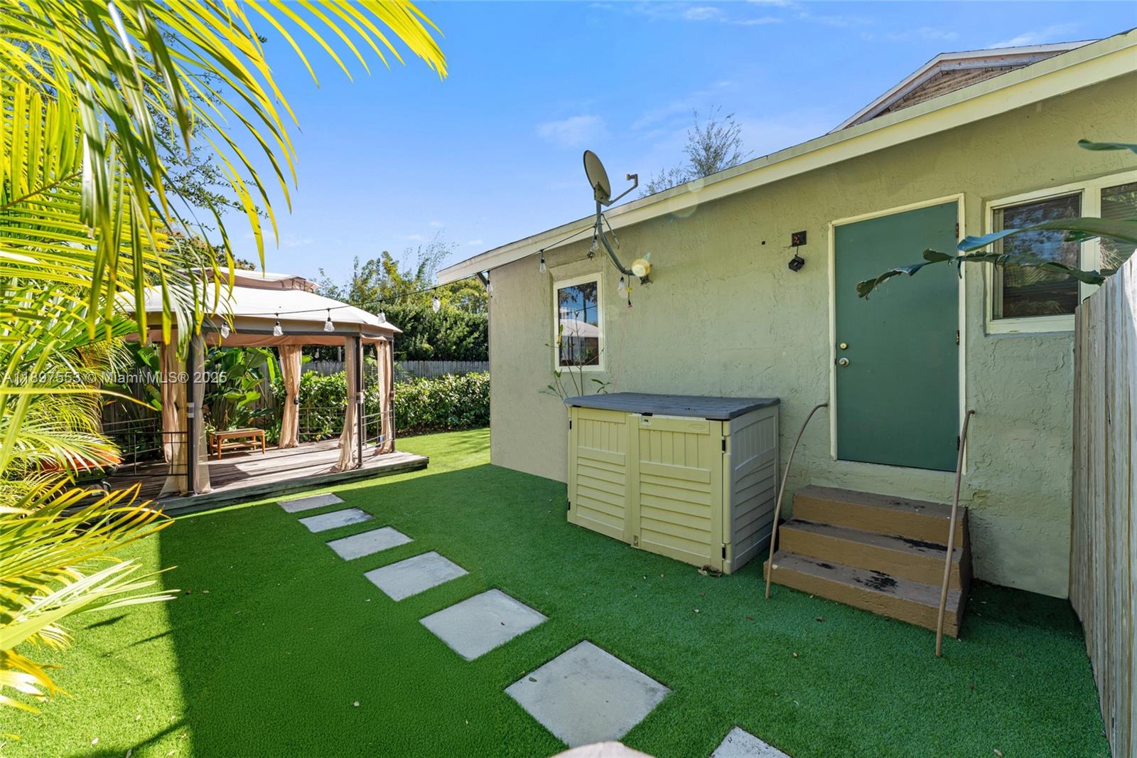 See details / 2224 sq. ft. $ 2025-10-16 0 Photo