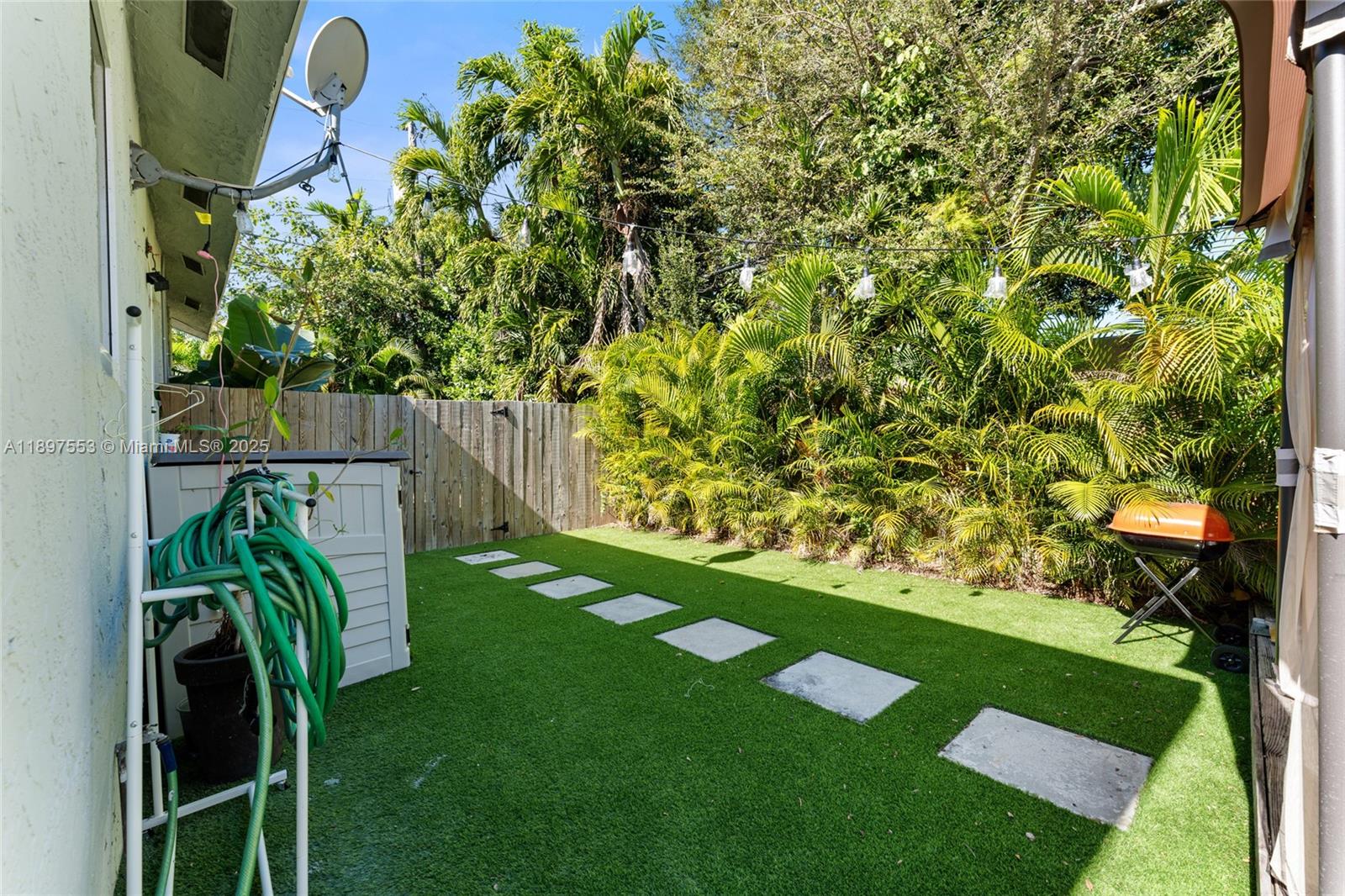 See details / 2224 sq. ft. $ 2025-10-16 0 Photo