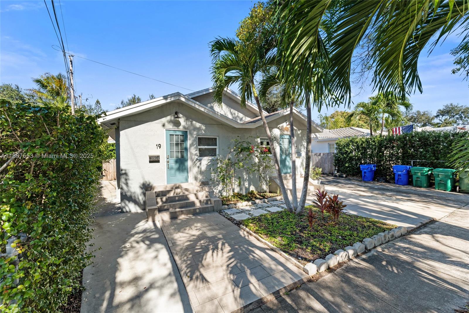 See details / 2224 sq. ft. $ 2025-10-16 0 Photo
