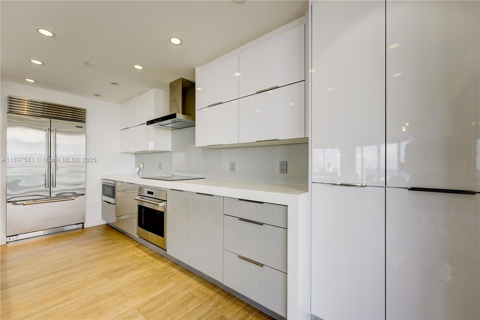 See details 2904 2 / 3 2150 sq. ft. $ 2025-10-16 0 Photo